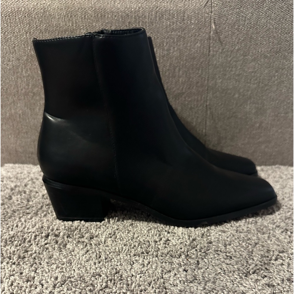 Lulus Raya Black Zip‎ Heeled Bootie Size 8